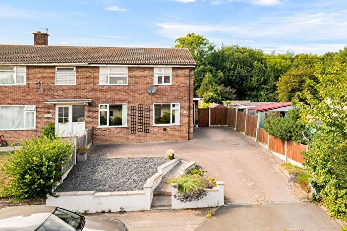 3 Bedroom End Of Terrace House For Sale In Westside, East Langdon, Dover, CT15