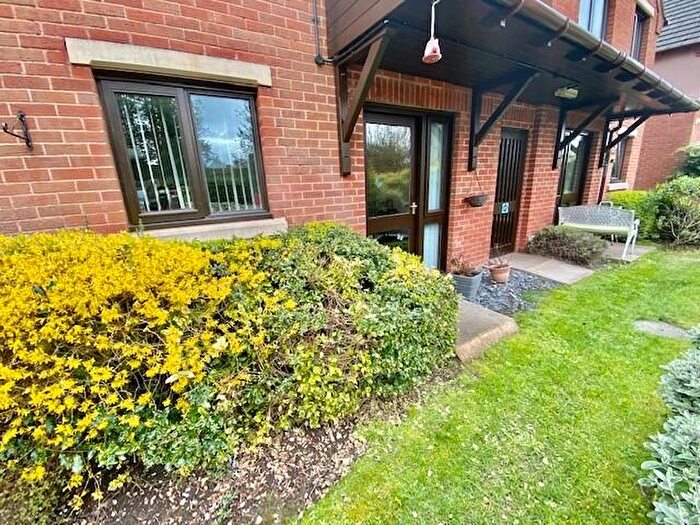 2 Bedroom Flat For Sale In Ashill Road, Birmingham, B45