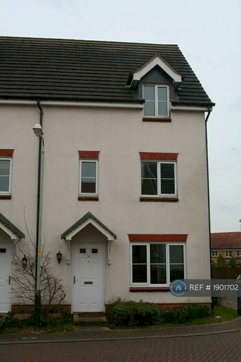 4 Bedroom Semi-Detached House To Rent In Pishmire Close, Norwich, NR5