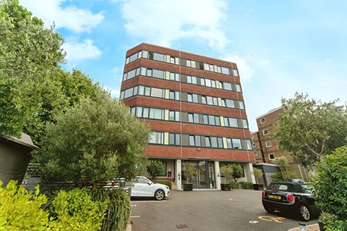 1 Bedroom Apartment For Sale In Upperton Road, Eastbourne, BN21