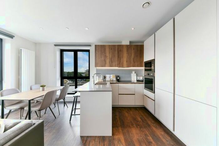 3 Bedroom Flat To Rent In Tillermans Court, Grenan Square, Greenford, UB6