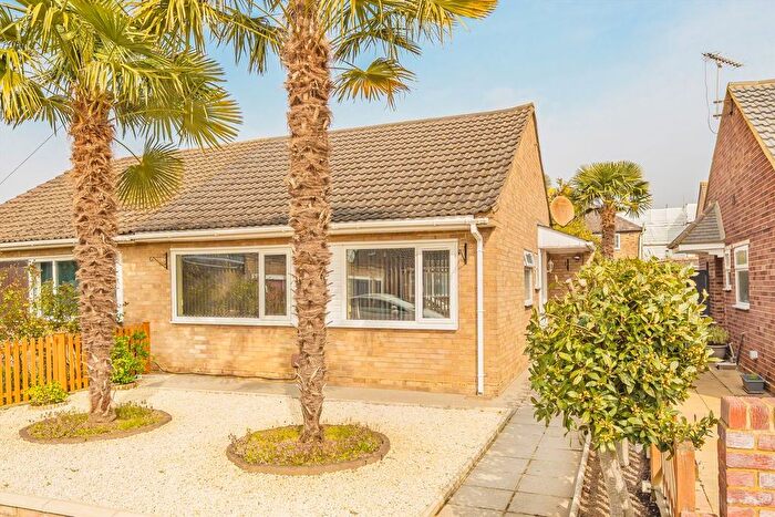 2 Bedroom Bungalow For Sale In Hawthorn Close, Hampton, TW12