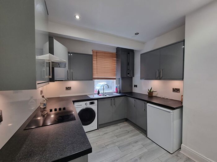 2 Bedroom Flat To Rent In Chesterfield Road, Sheffield, S8