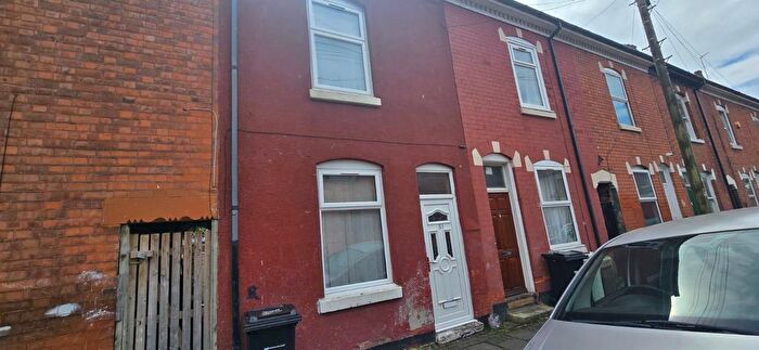3 Bedroom Terraced House To Rent In St. Silas Square, Birmingham, B19