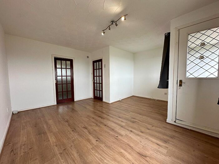 3 Bedroom Maisonette To Rent In Craignure Road, Rutherglen, G73