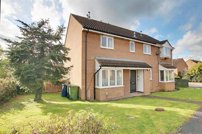 2 Bedroom Cluster House To Rent In Waveney Road, St. Ives, PE27