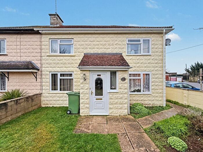 5 Bedroom Semi-Detached House For Sale In Marlborough Gardens, Faringdon, SN7