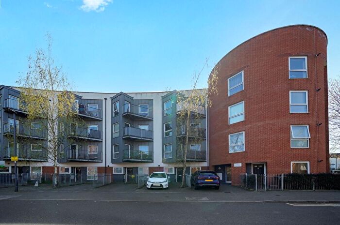 1 Bedroom Flat For Sale In Drinkwater Road, Harrow, HA2