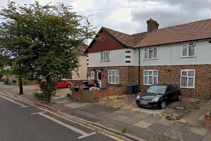 4 Bedroom End Of Terrace House To Rent In Alexandra Road, Mitcham, CR4