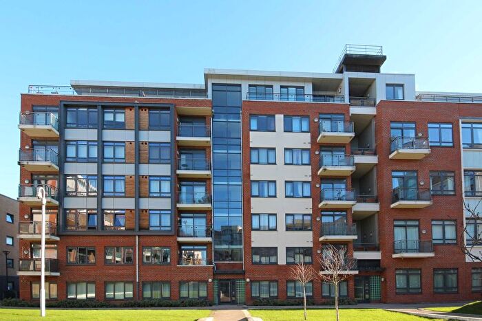 1 Bedroom Flat To Rent In Larden Road, London, W3