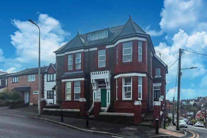 2 Bedroom Flat To Rent In Court Road, Barry, CF63