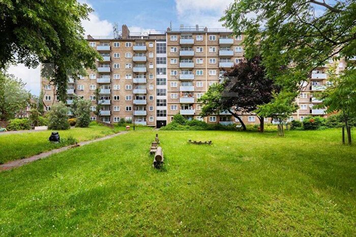 3 Bedroom Flat To Rent In Agdon Street, Clerkenwell, EC1V