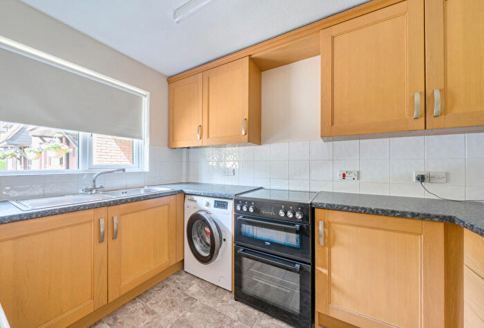 2 Bedroom End Of Terrace House For Sale In Grassmere, Langshott, Surrey, RH6