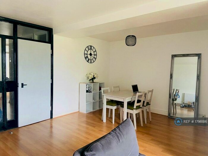 2 Bedroom Flat To Rent In Westmeath House, London, NW2