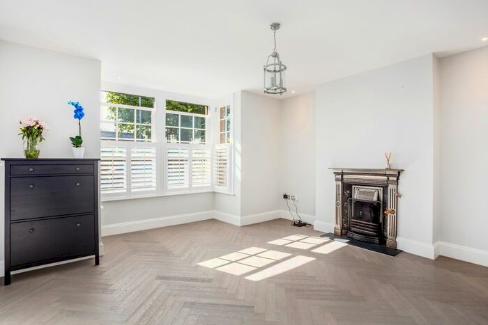 2 Bedroom Flat To Rent In St. Leonards Road, Windsor, SL4