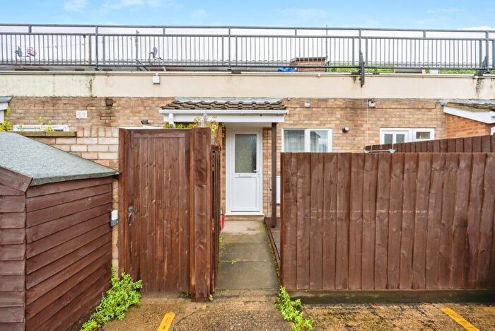 1 Bedroom Flat For Sale In Shaldon Court, Bedford, Bedfordshire, MK40