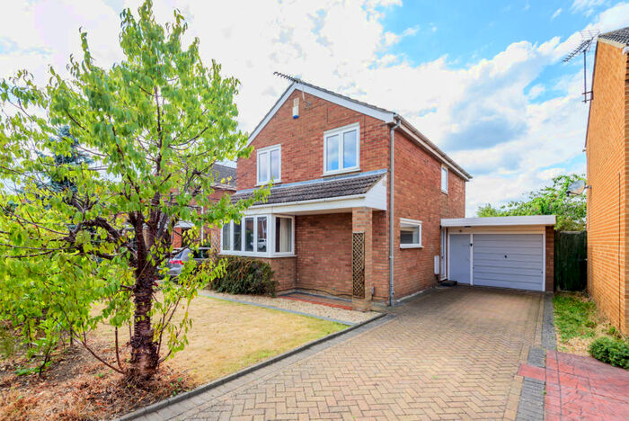 4 Bedroom Detached House To Rent In Kingfisher Court, Twyford, Reading, Berkshire, RG10