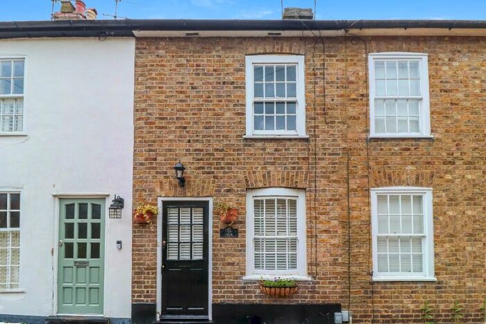 2 Bedroom Terraced House For Sale In Blacksmiths Lane, St. Albans, Hertfordshire, AL3