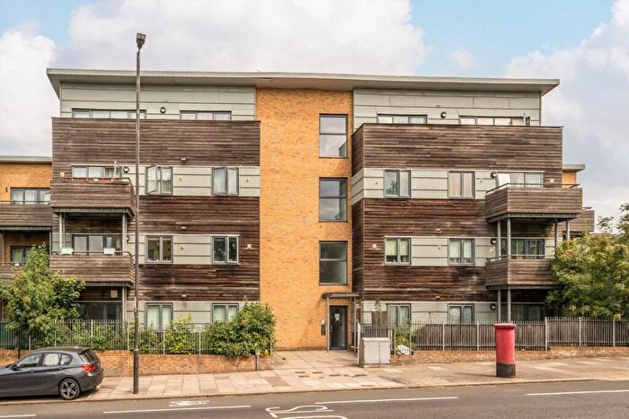 2 Bedroom Flat For Sale In Charlton Road, Charlton, SE7