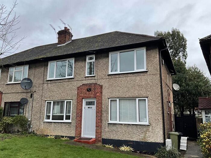 2 Bedroom Maisonette To Rent In St Anthony’s Avenue, , Woodford, IG8