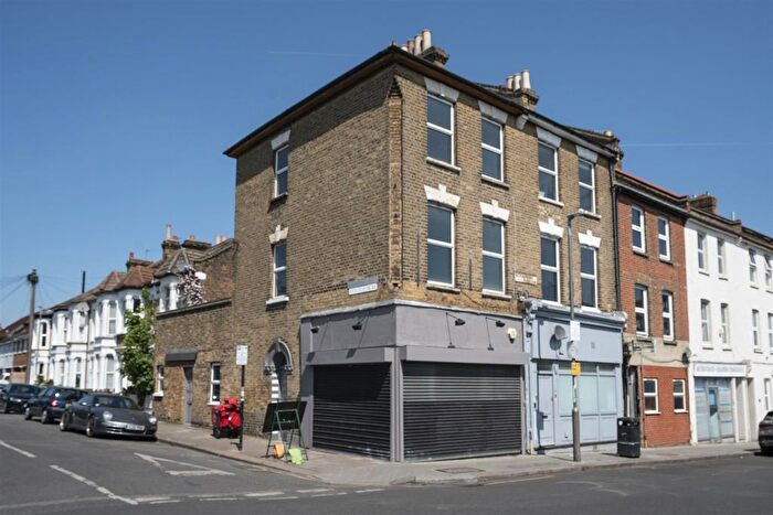 3 Bedroom End Terrace House For Sale In Glenburnie Road, London, SW17