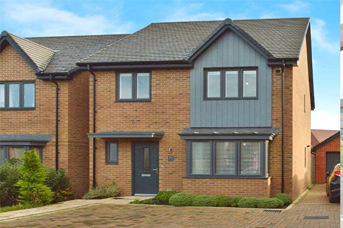 4 Bedroom Detached House For Sale In Rambouillet Drive, Whitehouse, Milton Keynes, Buckinghamshire, MK8
