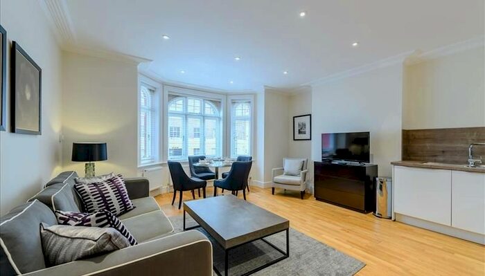 2 Bedroom Flat To Rent In Hamlet Gardens, London, W6