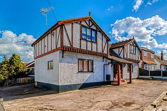 1 Bedroom Flat To Rent In High Road, Benfleet, SS7