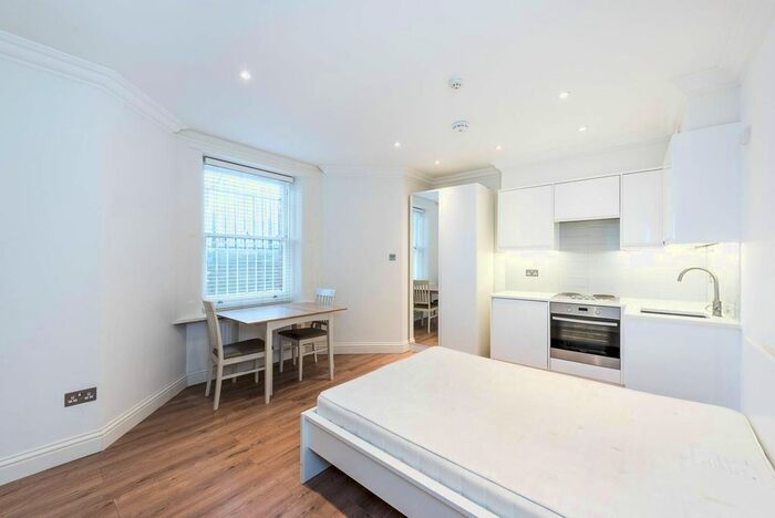 Studio To Rent In Vincent Square, Westminster, London, SW1P