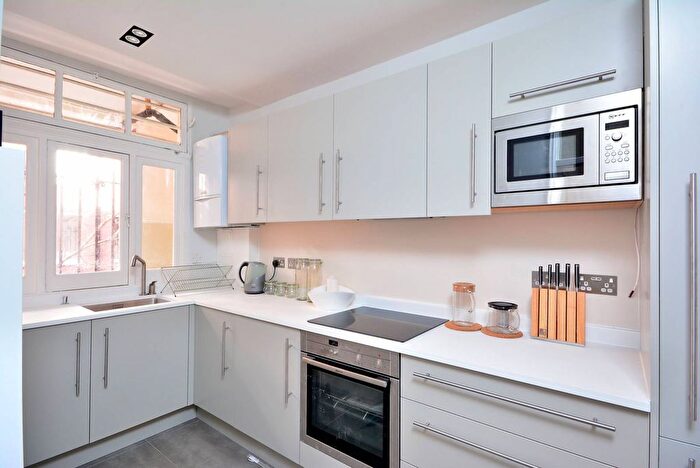 2 Bedroom Flat To Rent In Hastings Street, Bloomsbury, London, WC1H