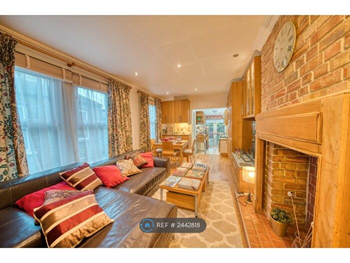 3 Bedroom Maisonette To Rent In Spruce Hills Road, London, E17