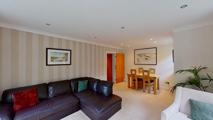 2 Bedroom Flat To Rent In Powderhall Rigg, Edinburgh, Midlothian, EH7