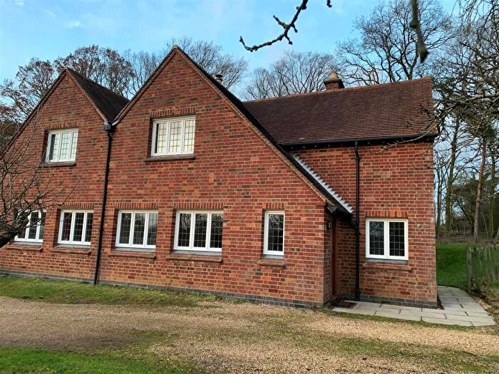 3 Bedroom Cottage To Rent In Winwick, NN6