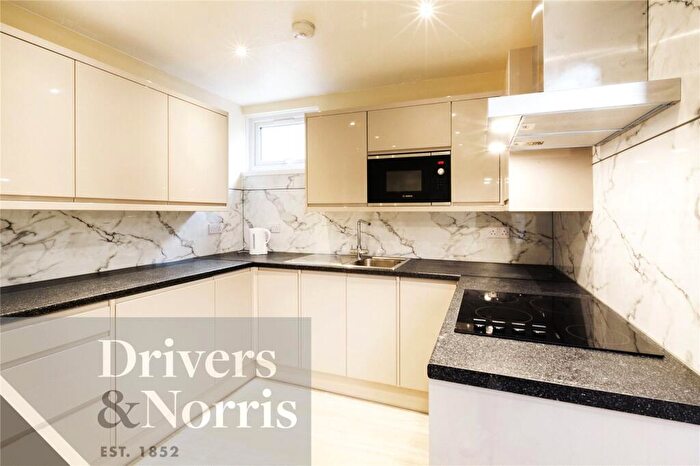 4 Bedroom End Of Terrace House To Rent In Roman Way, Caledonian Road, Islington, London, N7