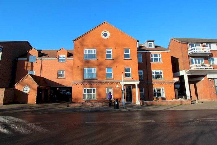 2 Bedroom Apartment To Rent In Bancroft, Hitchin, SG5