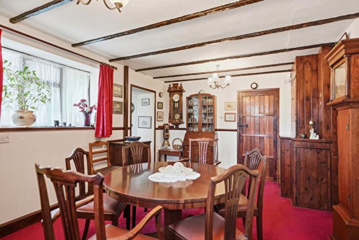 4 Bedroom Detached House For Sale In Valley Road, Harmans Cross, BH19 - Photo 8