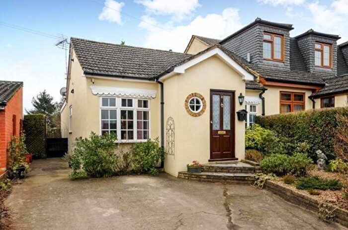 3 Bedroom Semi-Detached Bungalow To Rent In Addlestone, Surrey, KT15