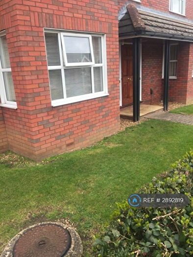 2 Bedroom Flat To Rent In Oaklands Road, Bedford, MK40