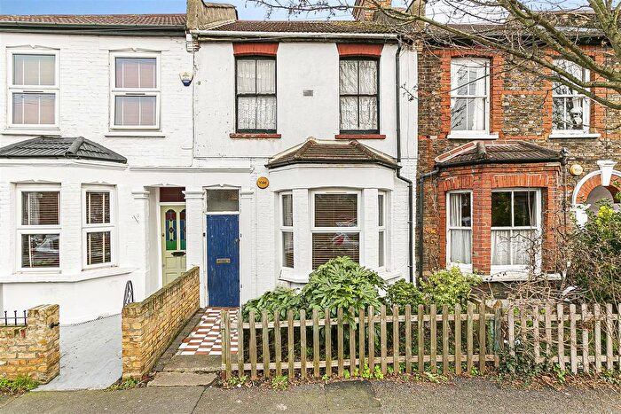 1 Bedroom Flat To Rent In Turner Road, Walthamstow, London, E17