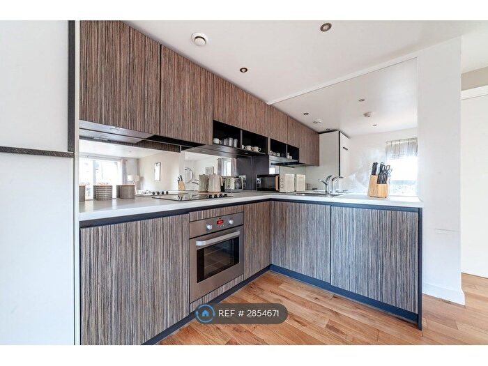 2 Bedroom Flat To Rent In Hester House, Greater London, SE13