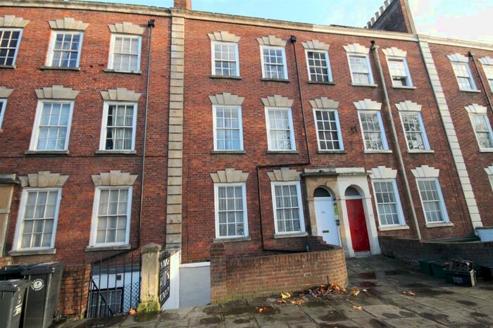 2 Bedroom Flat To Rent In Hotwell Road, Bristol, BS8