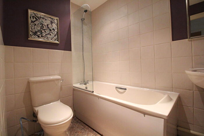 2 Bedroom Apartment To Rent In Royal Plaza, Westfield Terrace, Sheffield, S1
