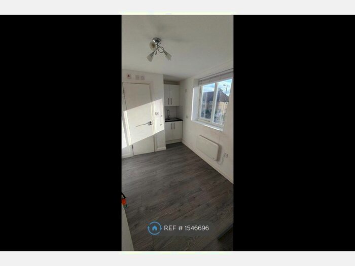 Studio To Rent In Middleton Road, Morden, SM4