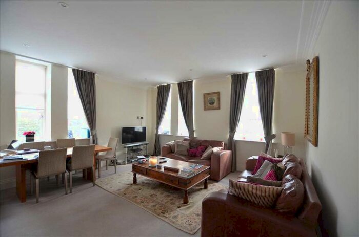 2 Bedroom Apartment To Rent In Havanna Drive, Golders Green, NW11