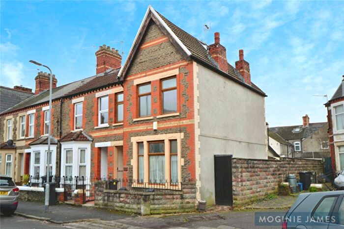 3 Bedroom End Of Terrace House For Sale In Inverness Place, Roath, Cardiff, CF24