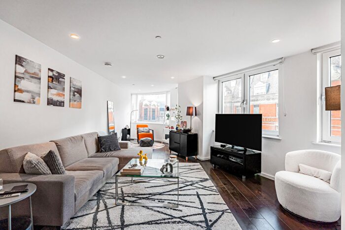 2 Bedroom Flat For Sale In City Road, London, EC1V