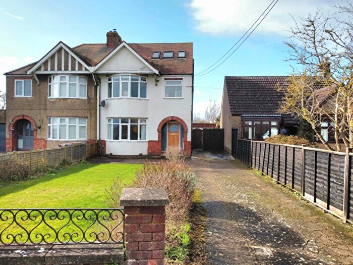 4 Bedroom Semi-Detached House For Sale In The Ridge, Great Doddington, Northamptonshire, NN29