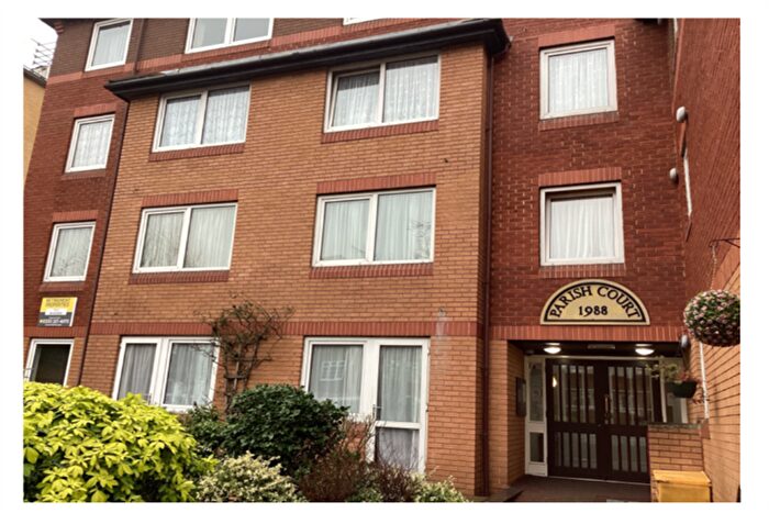 2 Bedroom Flat To Rent In Parish Court, Surbiton, KT6