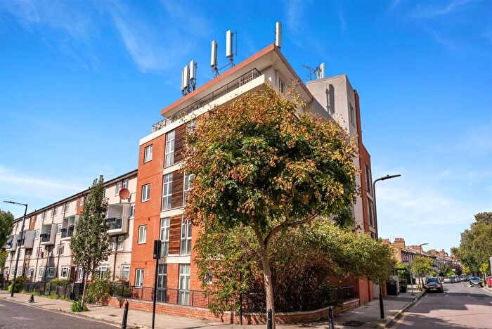 1 Bedroom Apartment For Sale In Lansdowne Drive, London Fields, E8