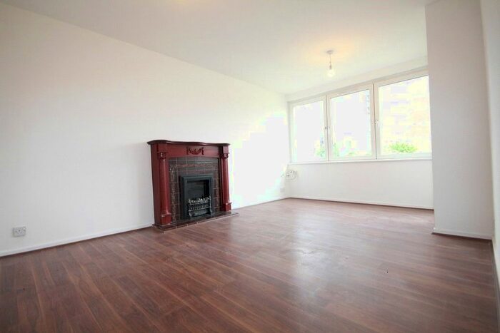 3 Bedroom Flat To Rent In Guy Street, London, SE1